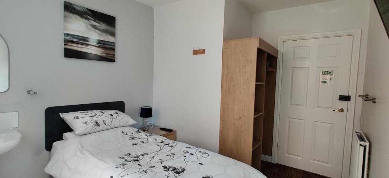 Aaron Lodge Guest House Лестер Екстер'єр фото
