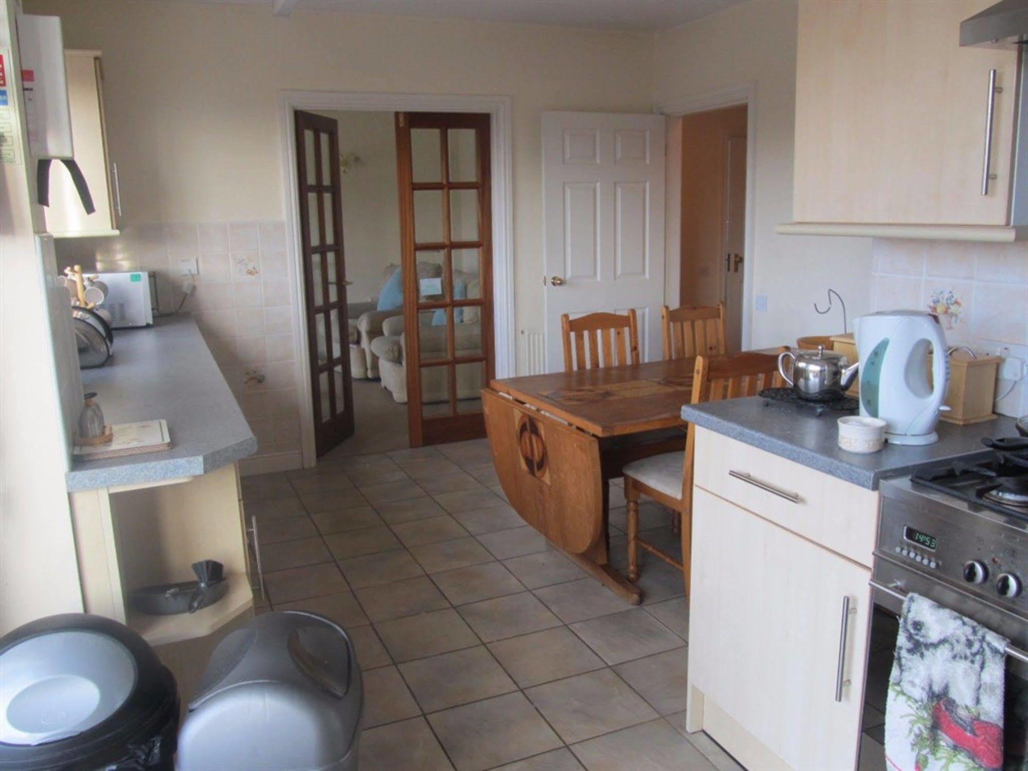 Aaron Lodge Guest House Лестер Екстер'єр фото