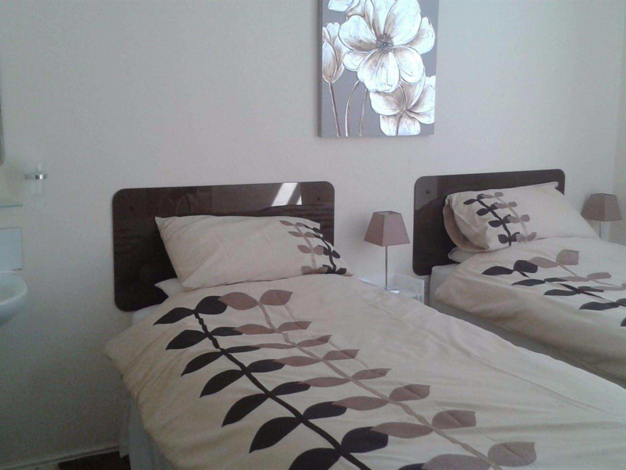 Aaron Lodge Guest House Лестер Екстер'єр фото