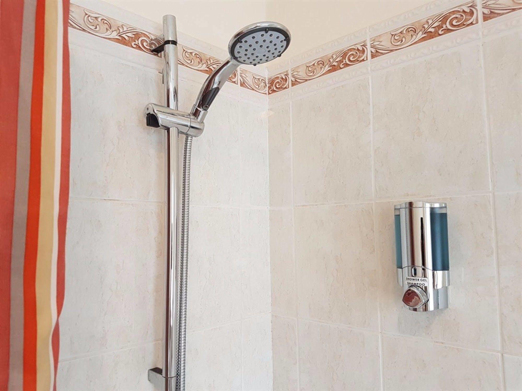 Aaron Lodge Guest House Лестер Екстер'єр фото