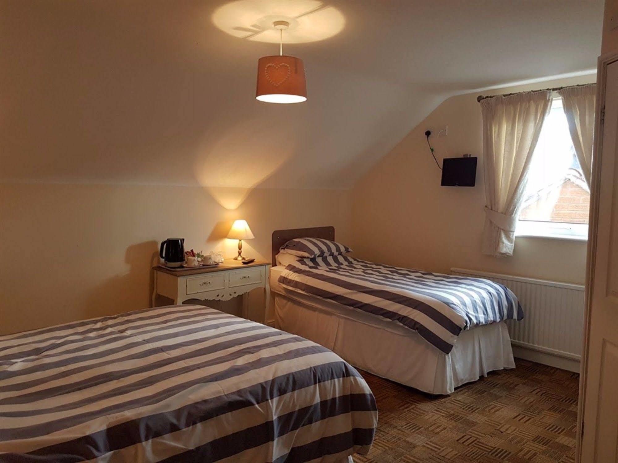 Aaron Lodge Guest House Лестер Екстер'єр фото