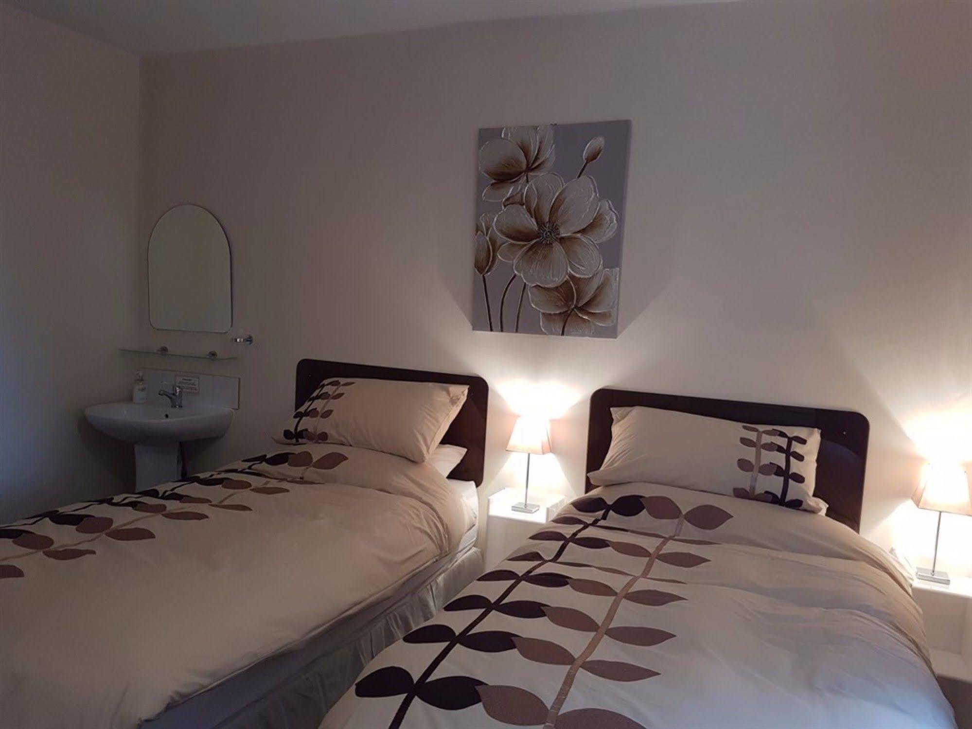 Aaron Lodge Guest House Лестер Екстер'єр фото