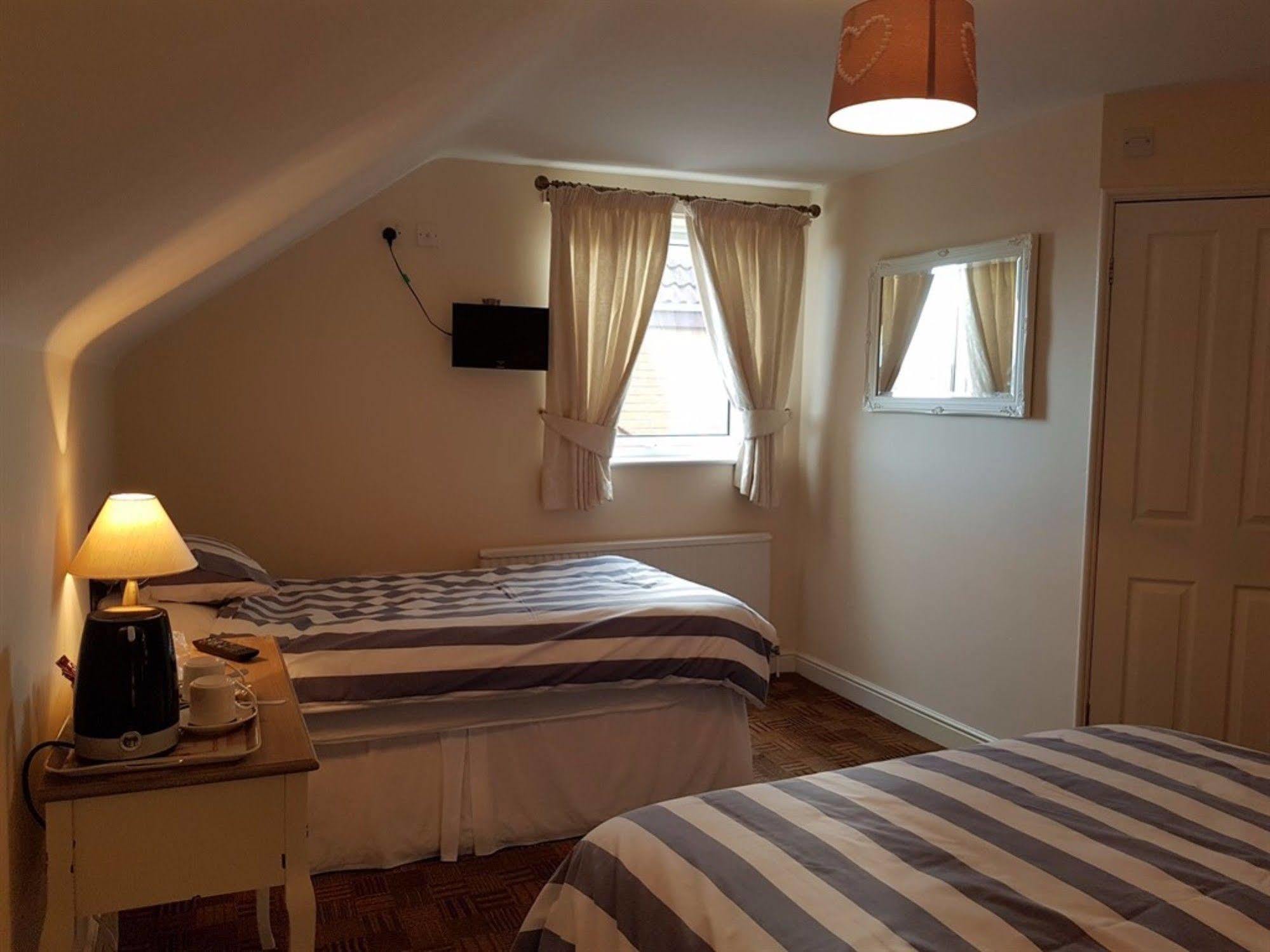 Aaron Lodge Guest House Лестер Екстер'єр фото